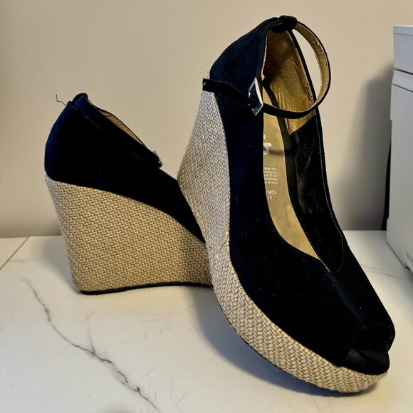 Woman's | woven| Wedges - Picture 1 of 3